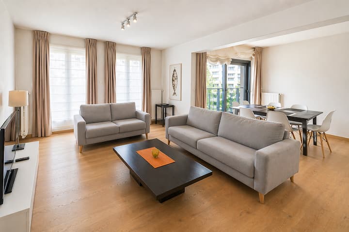 Spacious 3br Near Eu Commission –For  Business - Brussel