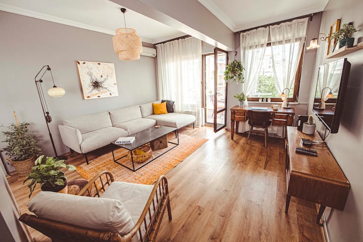 Cozy & Bright Urban Home In City Center - Şişli