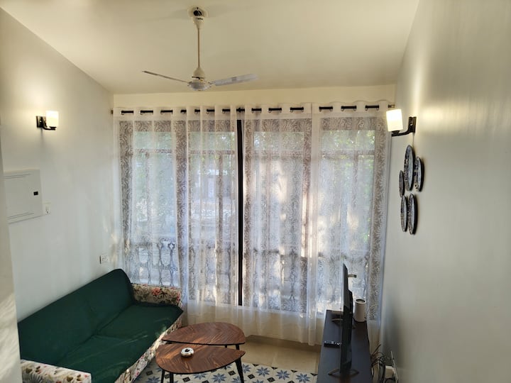 Living room image 6