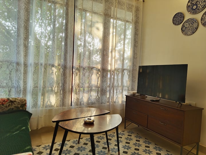 Living room image 7