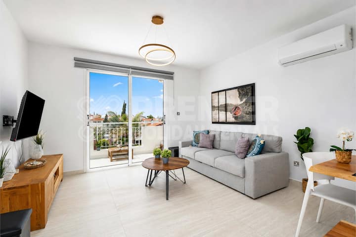 2br Apartment With Pool - El Breeze By Premier - Protaras