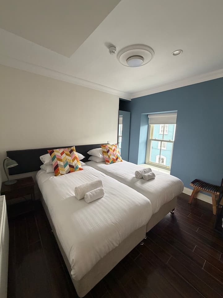 Westport Rooms - King / Twin - Room 5 - Westport, Ireland