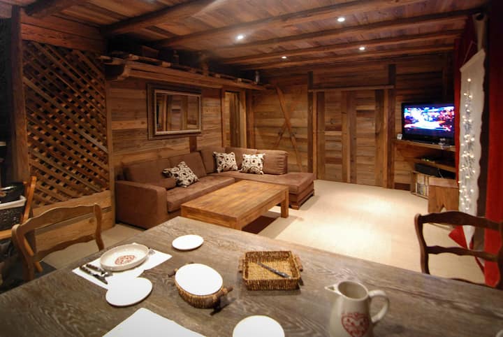Le Carreaux, Appartement Au Cœur Du Chalet Du Pré. - Méribel