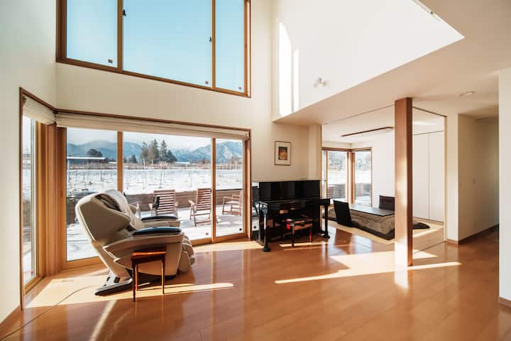 Pet-friendly Villa W/ Bbq, Movie Room & Alps View - 오마치시