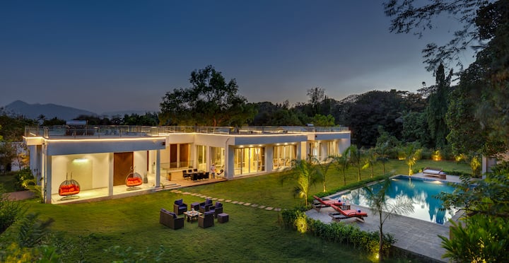4br Villa | Huge Lawn & Living Room | Karjat - Karjat