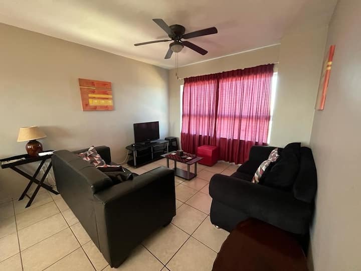 Enjoy Panoramic Ocean Views From The Apartment. - Isipingo