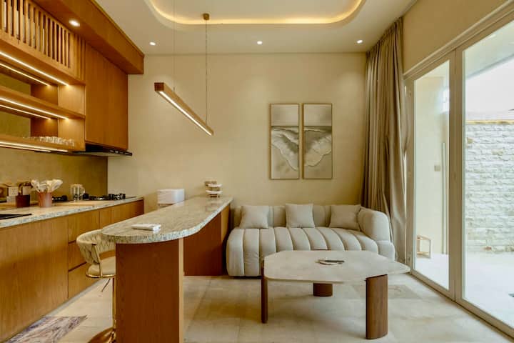 Private Jacuzzi · Boutique Villa · Berawa Canggu - Canggu