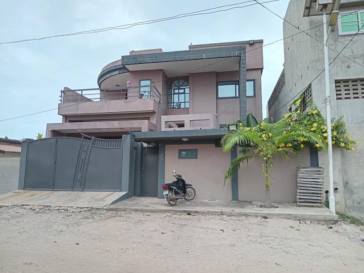 Villa De 5 Chambres Bar La Gabonaise - Cotonou