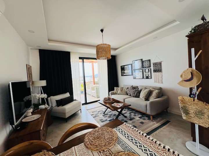 Seafront Penthouse | Private Rooftop | Pools - Kyrenia