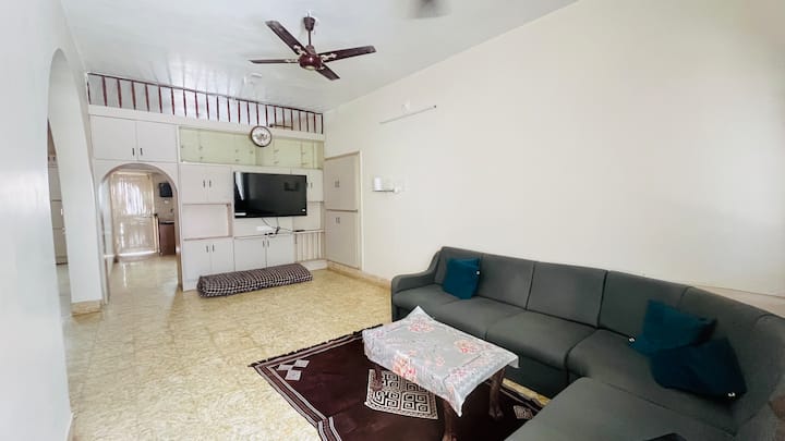 Cozy Bungalow In Ellorapark Only For Family Stay - Vadodara