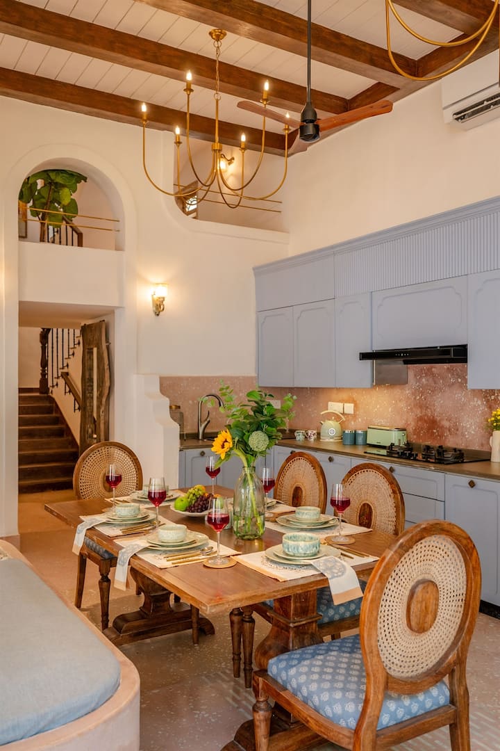Dining area image 1