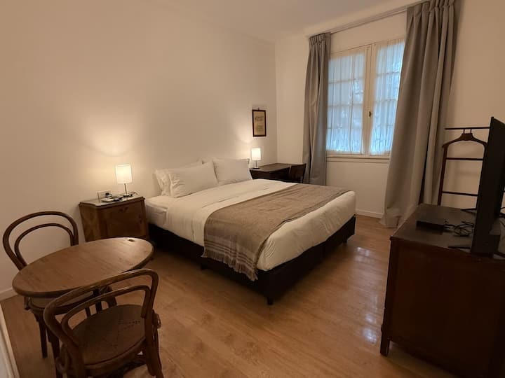 Квартира-студия с кухней и отдельной ванной в Acassuso