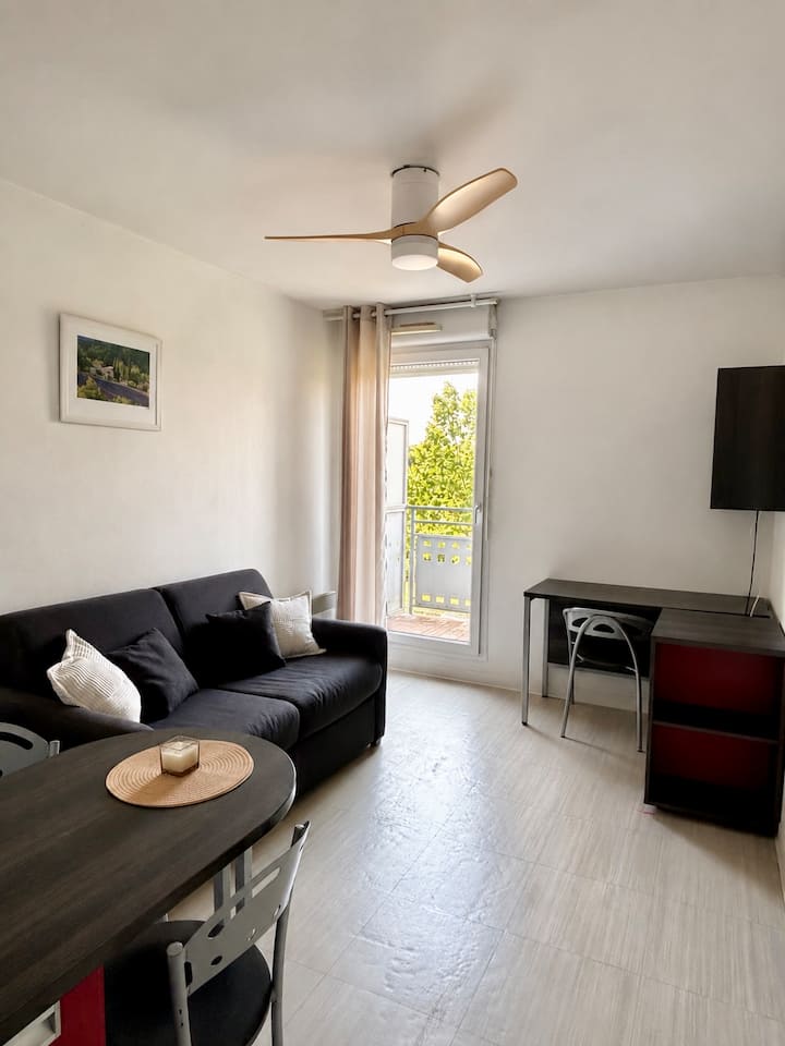 Joli Studio Cosy Avec Balcon Et Parking - Aix-en-Provence