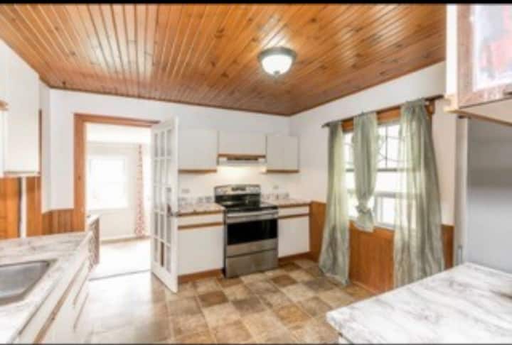 Red Brick Home Room 2 - Midland