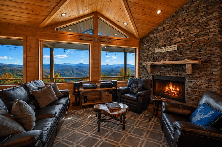 Misty Mountain Luxury Cabins · Long Range Views - Murphy, NC