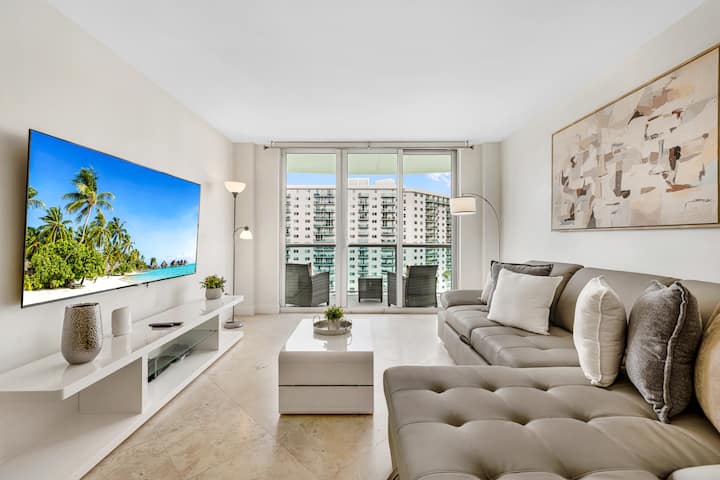 Apartment In Complex Sunny Isles - Sunny Isles Beach, FL