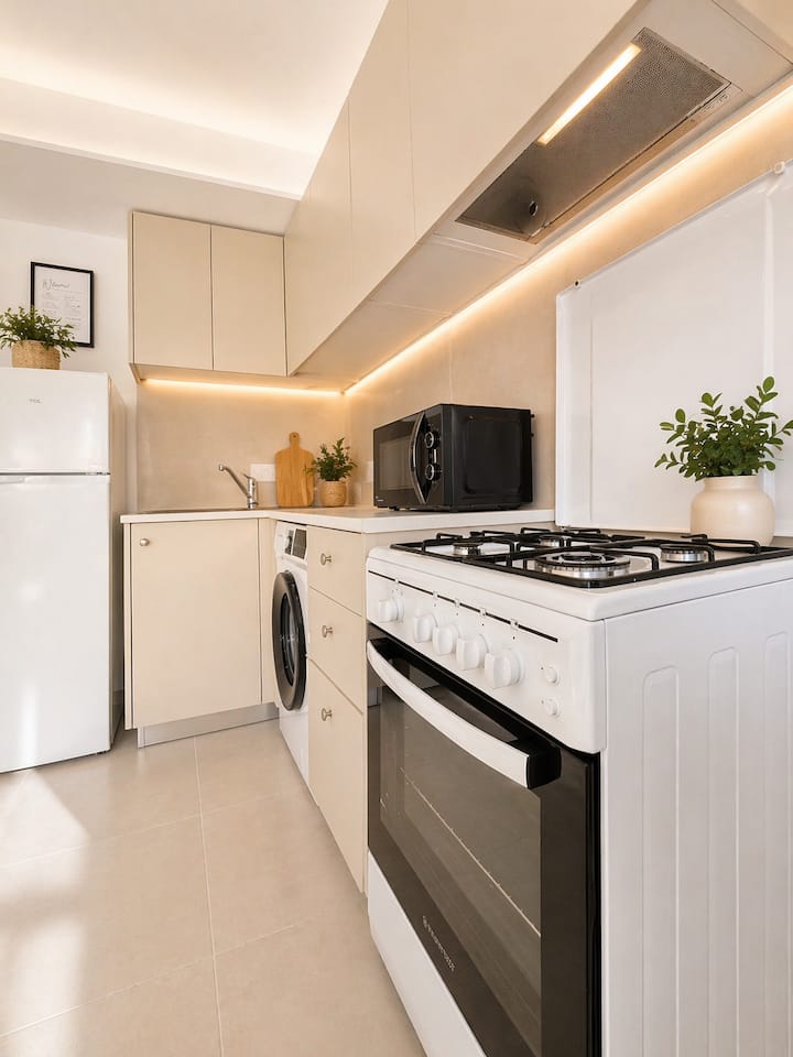 Modern Sunlit Studio • Agia Zoni • Walk To Beach - Limassol