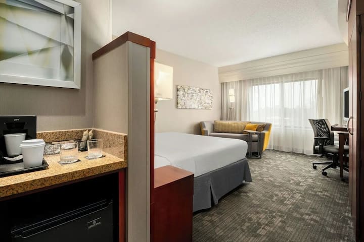 Courtyard Salisbury | King Sofa | Indoor Pool - Salisbury, MD