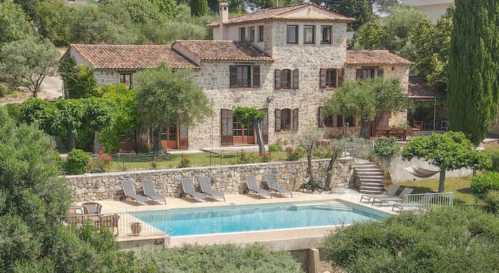 Maison De L'ours – Ett Stenhus Med Pool Och Utsik - Fayence