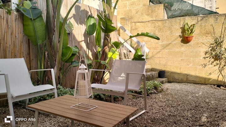 Alloggio Sole: Monolocale Con Volte E Corte Relax - Ugento