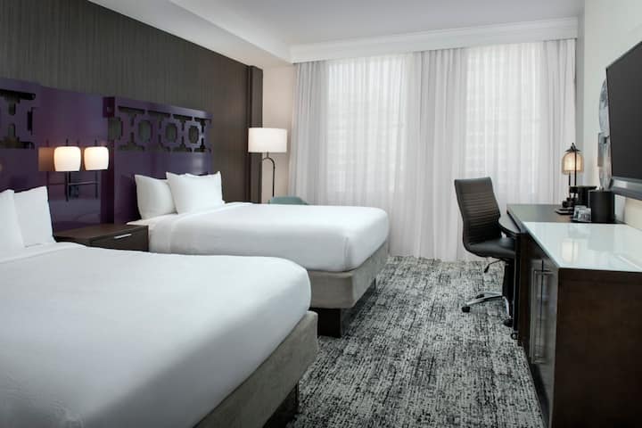 Historic Stay In Downtown San Diego + Dining & Gym - Coronado, CA