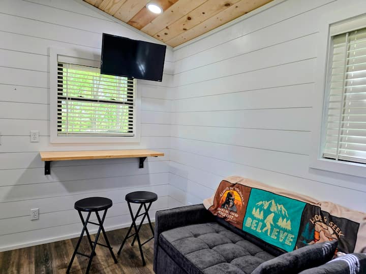 Whittington Sasquatch Woods Tiny Home - Illinois