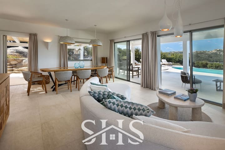 Villa Veronika: Luxury Villa With Archipelago View - La Maddalena