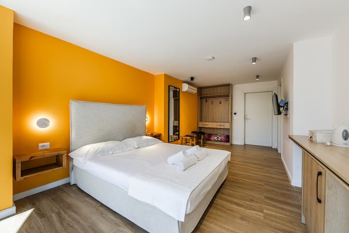 Orange Studio 104 | Love In Colours Collection - Durres