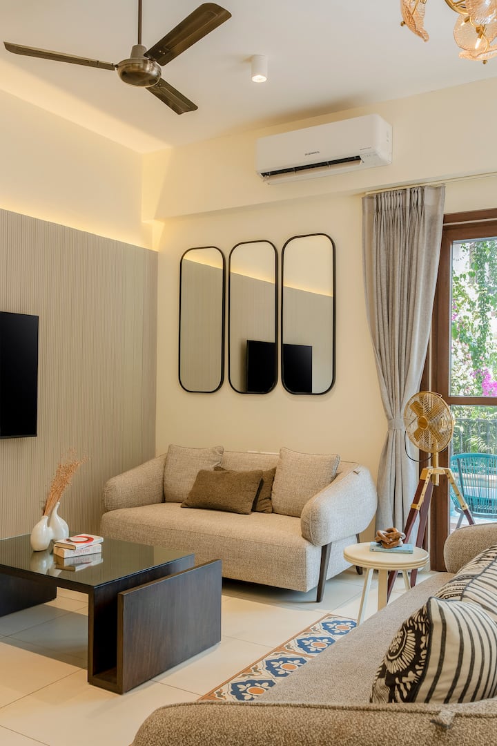 Living room image 6
