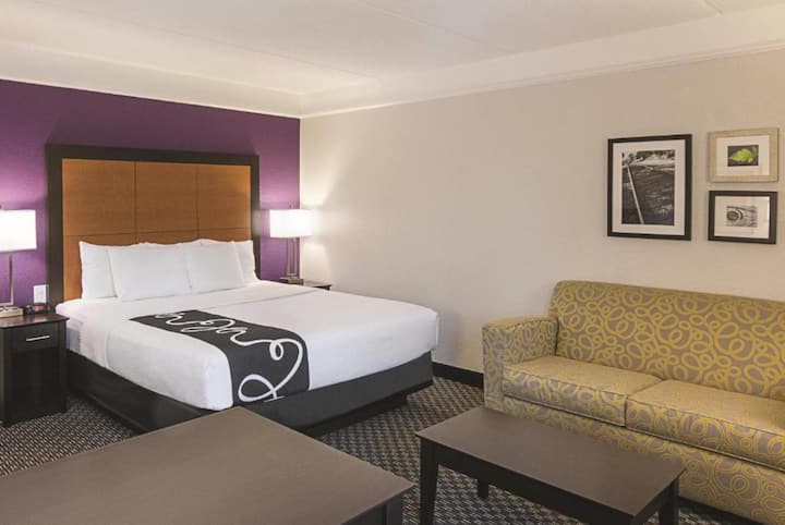 Close To The Airport W/nshuttle + Pet Friendly - Orlando, FL