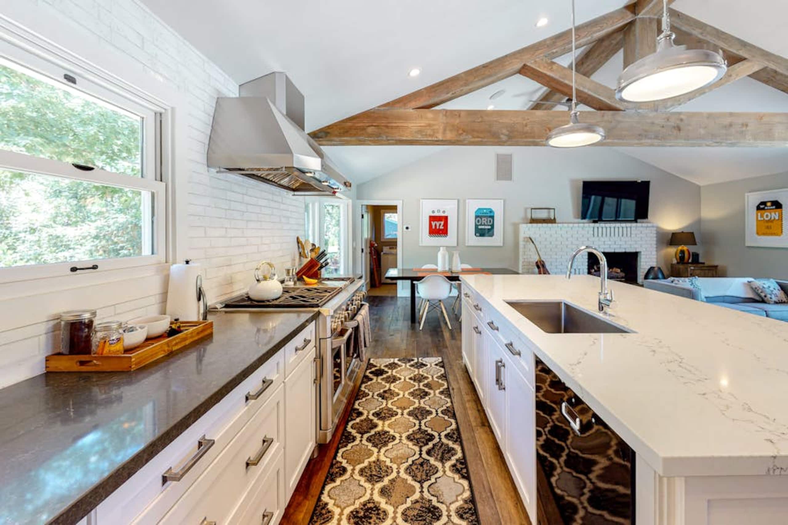 Modern Wine Country Home with Pool & Hot Tub - Photo 9