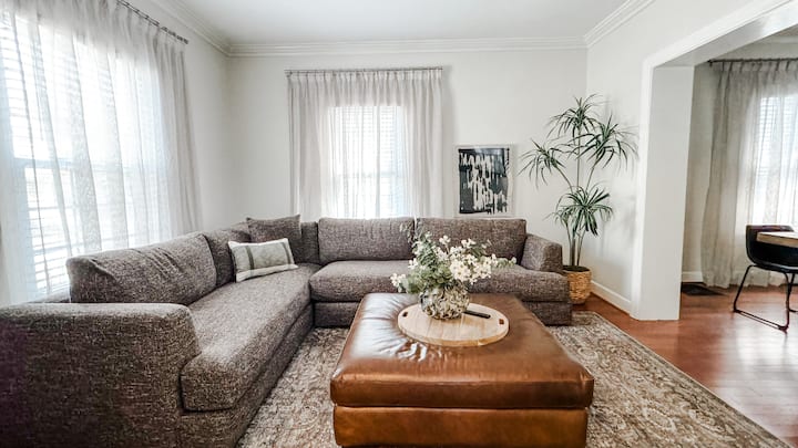 Spacious 6br Home | 2 Masters | Downtown - Rochester, NY