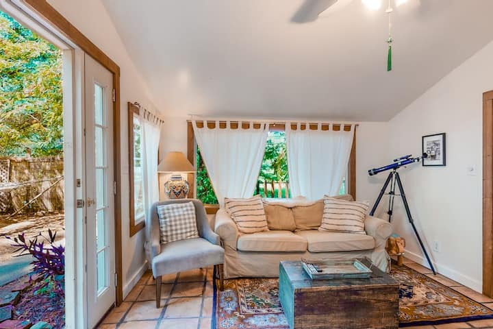 Guerneville Dog-friendly Vineyard Cottage - Monte Rio, CA