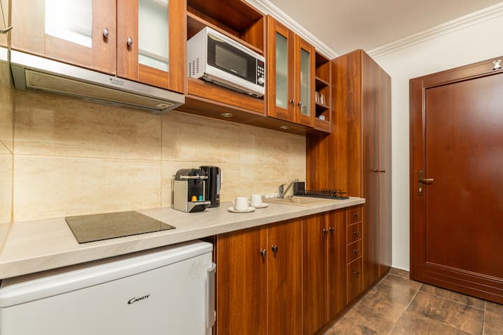 Luna Suite-jacuzzi, Lake View & Bbq Terrace - Balatonalmádi