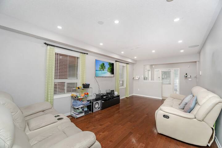 Charming 2-story Home With Classic Elegance - Brampton