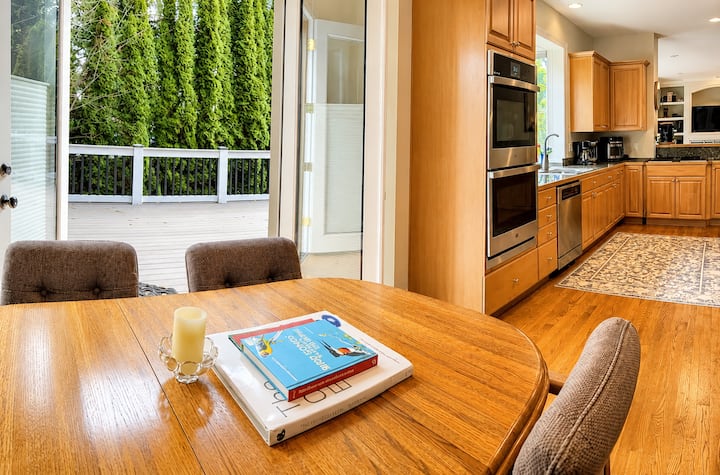 5.0 Star Upscale Home W/ Gym+theater+central Ac+ - Bothell, WA