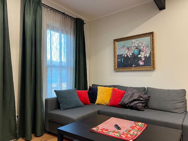 Stylish Home Near The Falls · Free Parking - Niagara Falls, NY