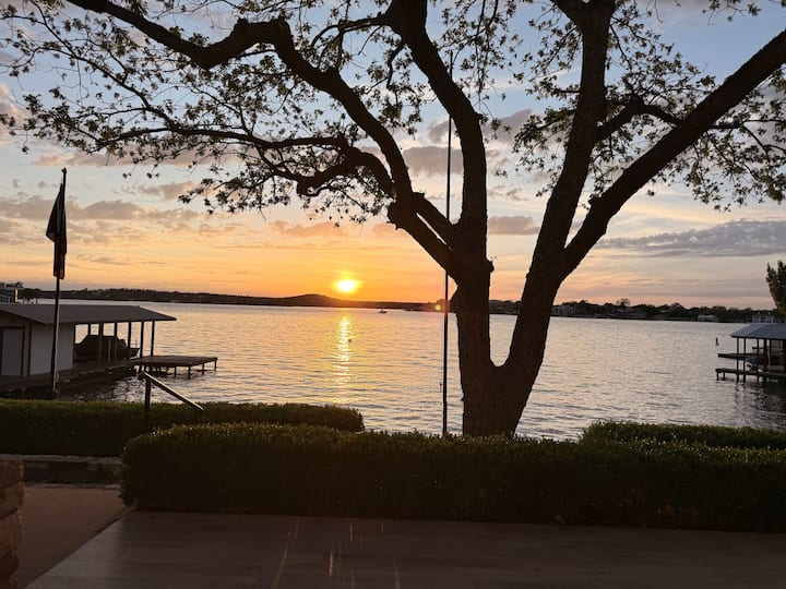 75' Amazing Lake View | Dock | Pets | Gameroom - Horseshoe Bay, TX