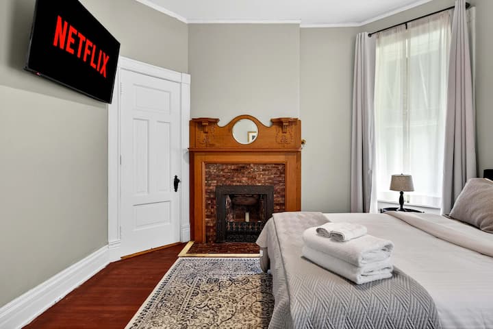 Exclusive Bourbon Estate Near Downtown Louisville! - Louisville, KY