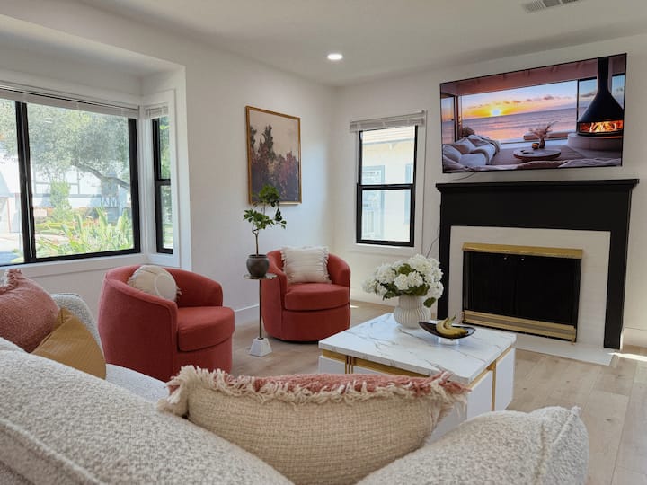 Luxe Home With Welcoming Pets/yard/bbq/firepit - 패서디나