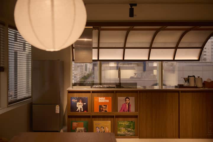 광안리해변1분_ 오션뷰와 시티뷰_프라이빗 감성숙소_룸3_퀸베드4_vibey House - Busan