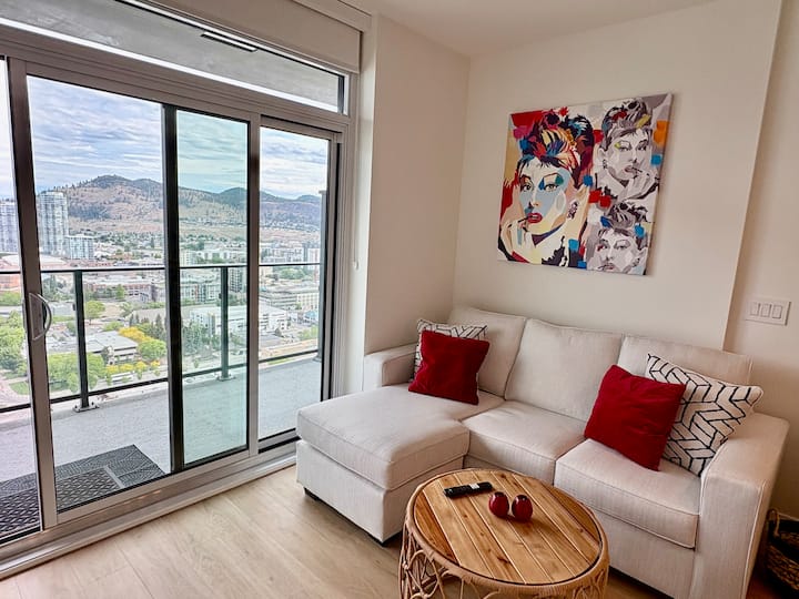 Million-dollar View! Downtown Kelowna - Kelowna