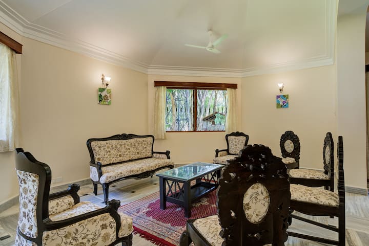 Living room image 1