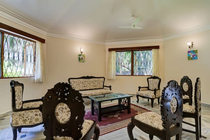 Living room image 2