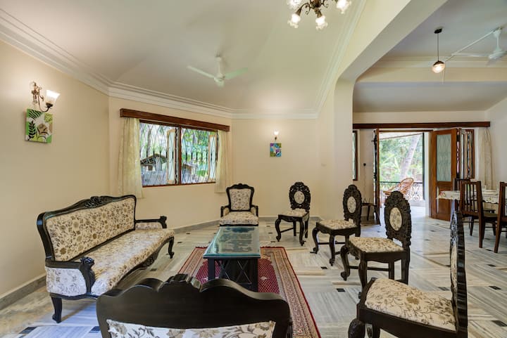 Living room image 4