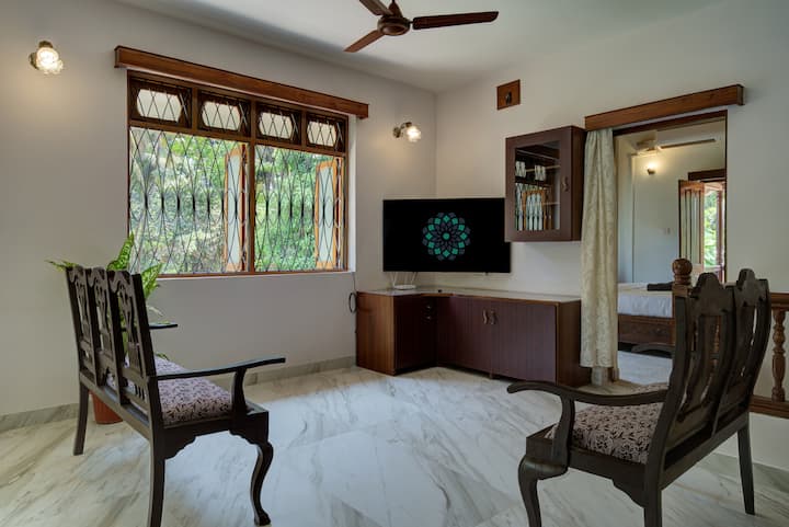 Living room image 7