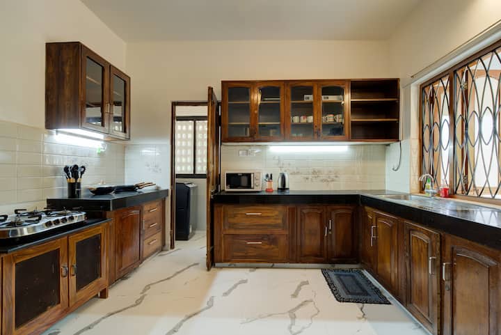 Full kitchen image 4