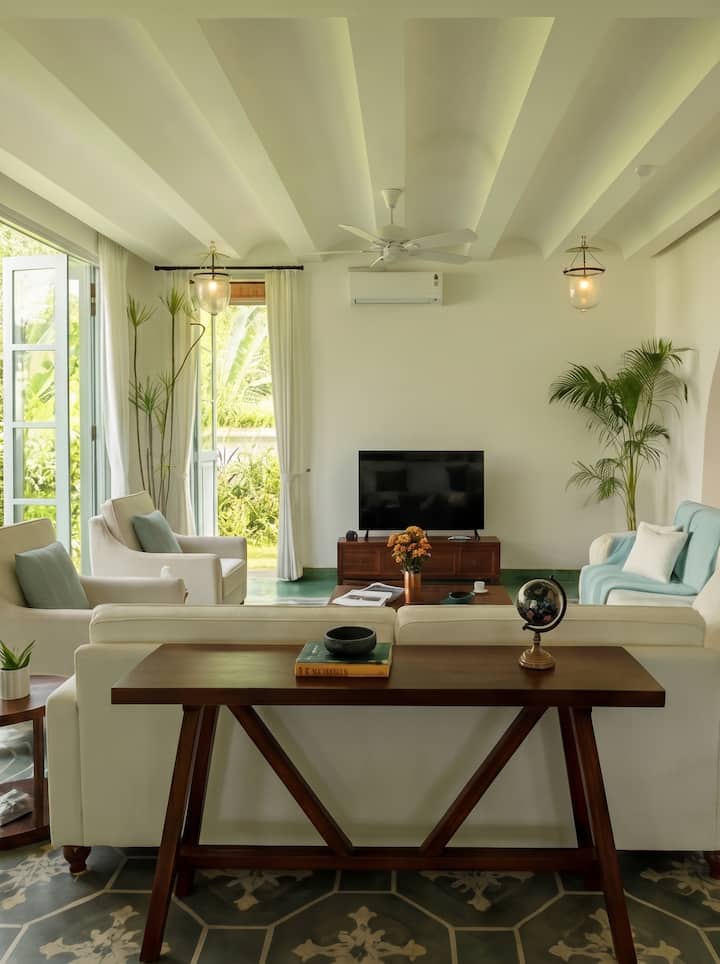 Living room image 7