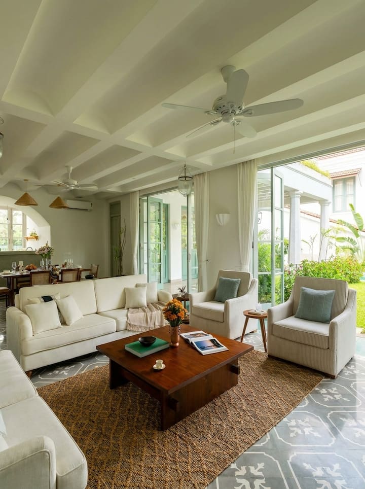 Living room image 1