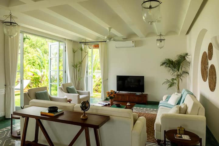 Living room image 5